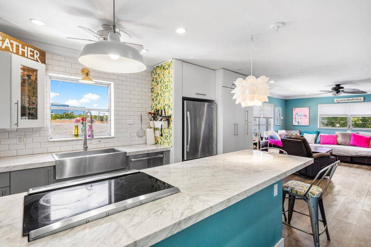 515 S Crescent DR 302, Hollywood, FL 33021