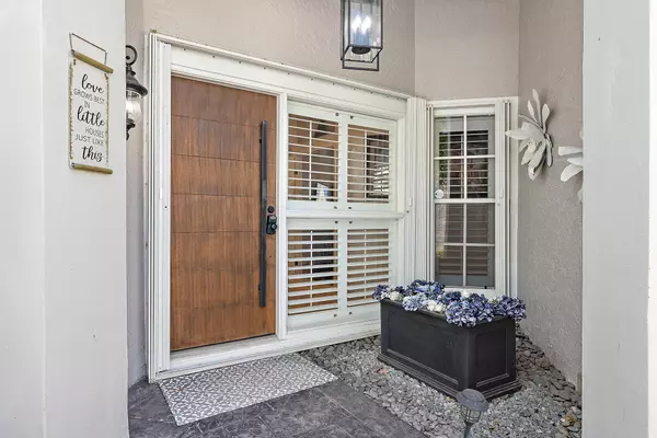 Palm Beach Gardens, FL 33418,21 Windsor LN