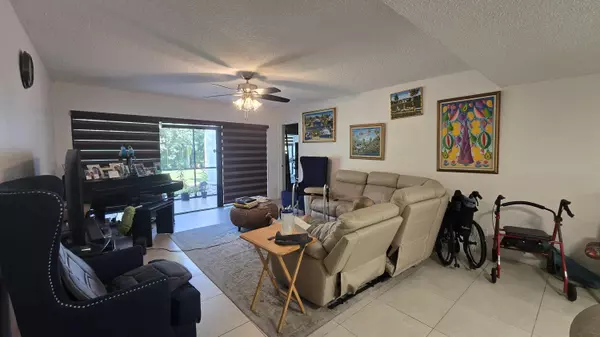 West Palm Beach, FL 33401,1823 Embassy DR 101