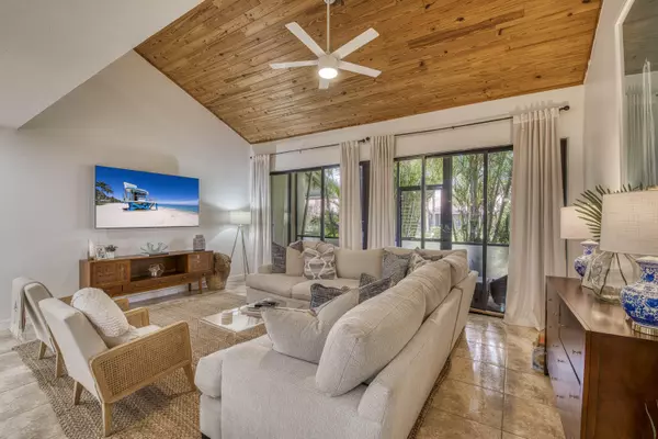 Palm Beach Gardens, FL 33418,216 Old Meadow WAY