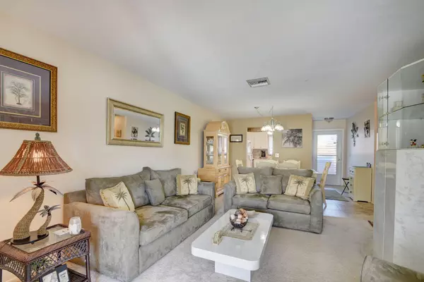 4796 Cresthaven BLVD B, West Palm Beach, FL 33415