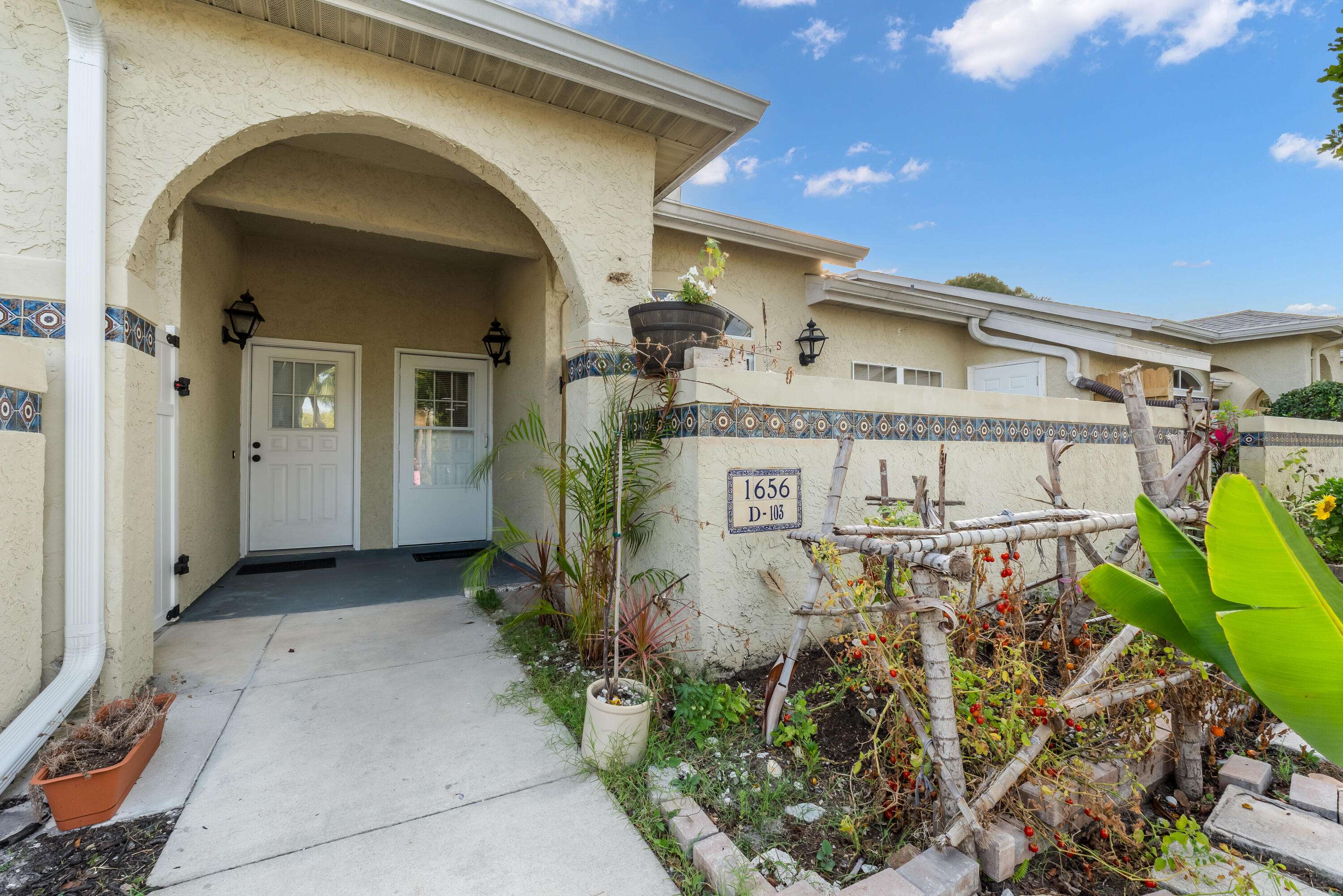 1656 SE Green Acres CIR D103, Port Saint Lucie, FL 34952