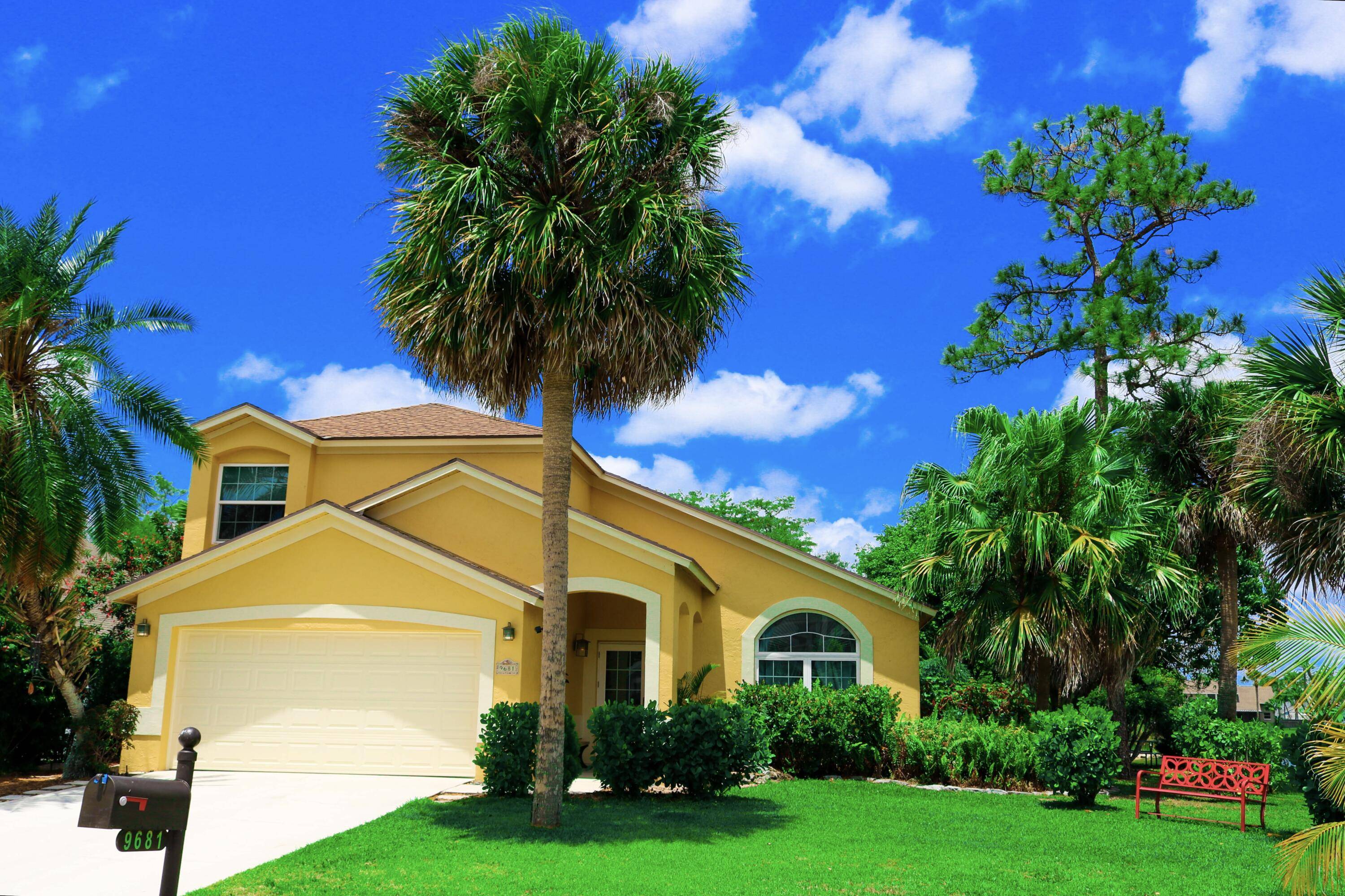 9681 Pine Trail CT, Lake Worth, FL 33467