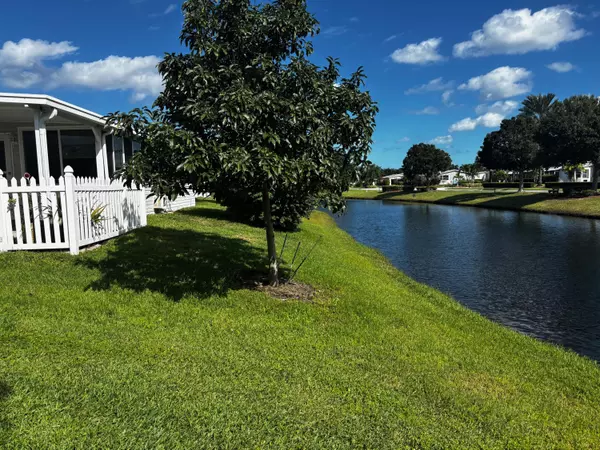 7834 White Ibis LN, Port Saint Lucie, FL 34952