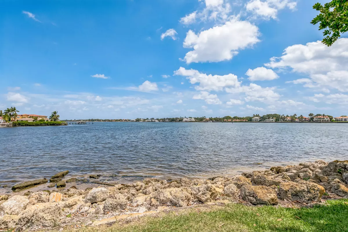 Hypoluxo, FL 33462,140 Yacht Club WAY 305
