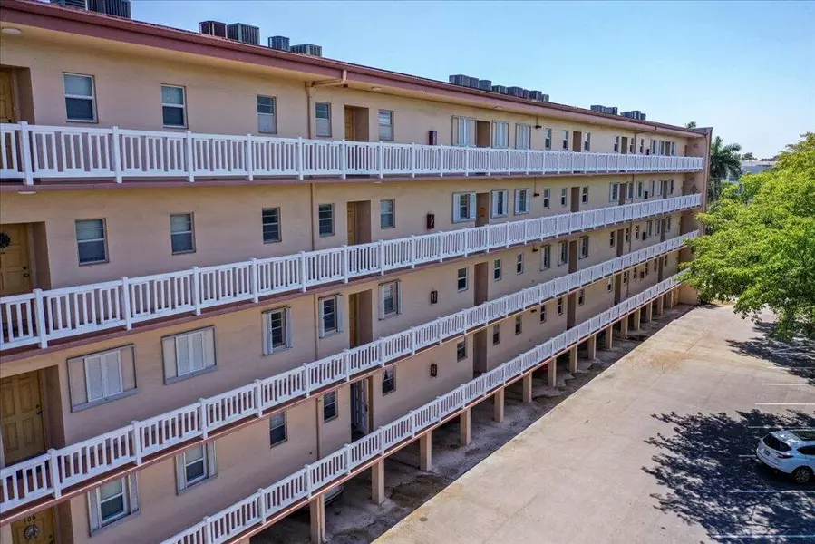 6731 Cypress RD 301, Plantation, FL 33317