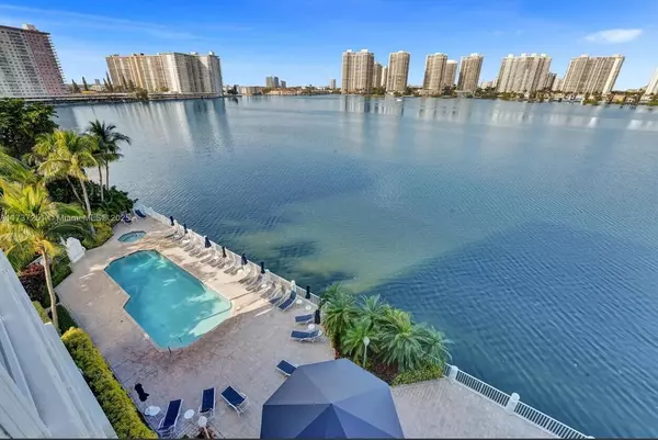 Sunny Isles Beach, FL 33160,17700 N Bay RD 702