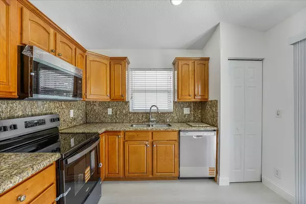 Boynton Beach, FL 33426,191 Heming WAY