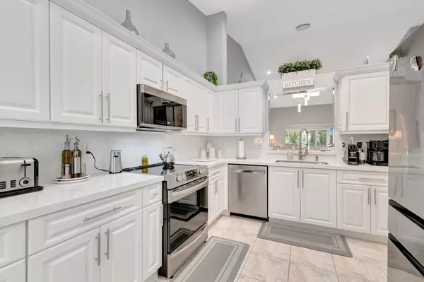 Boynton Beach, FL 33437,7187 Summer Tree DR