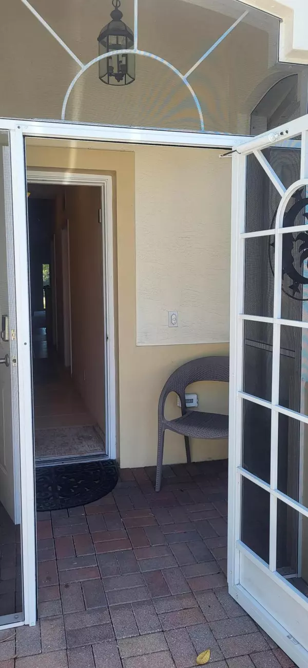 West Palm Beach, FL 33411,9922 Galleon DR