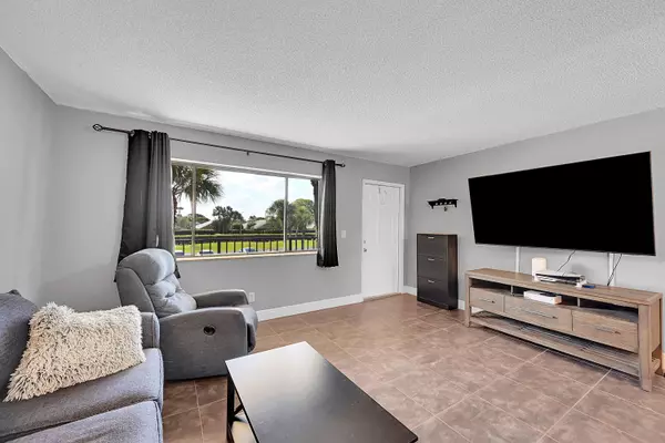 Boynton Beach, FL 33436,1625 W Meadows CIR