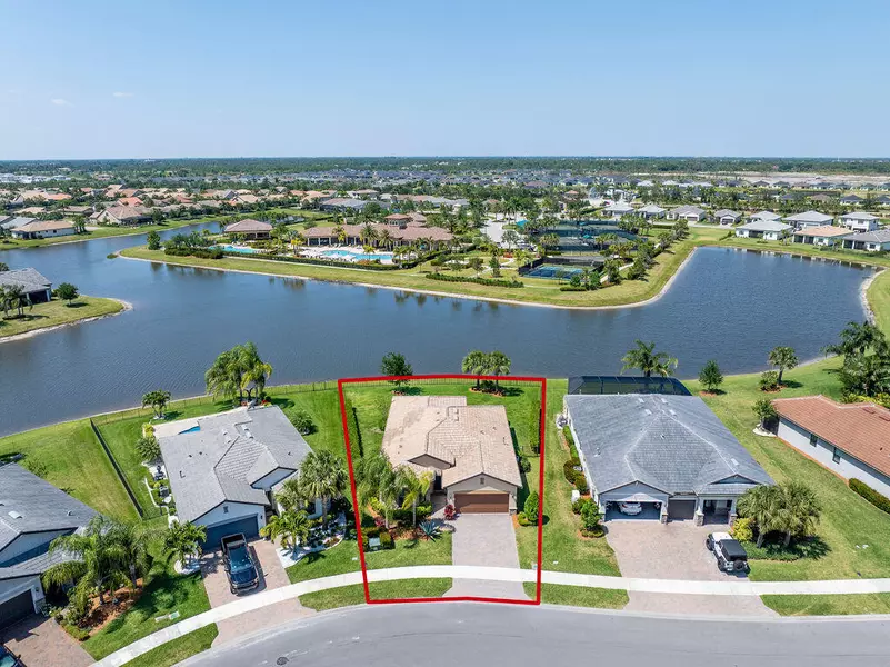 474 SE Vallarta DR, Port Saint Lucie, FL 34984