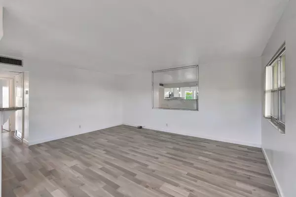 Delray Beach, FL 33484,97 Saxony C