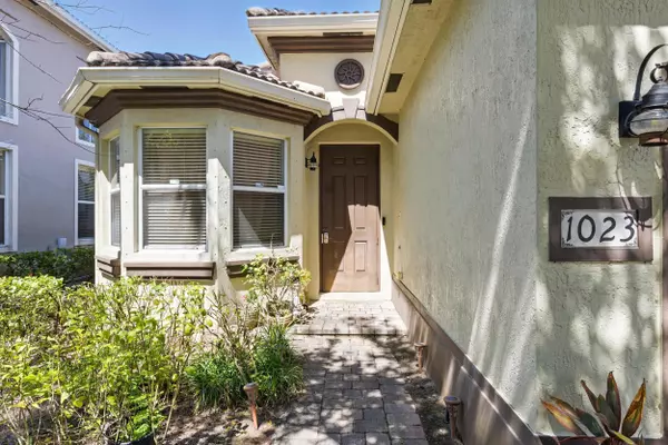 Riviera Beach, FL 33404,1023 Center Stone LN