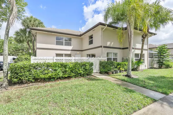 Royal Palm Beach, FL 33411,3 Amherst CT C