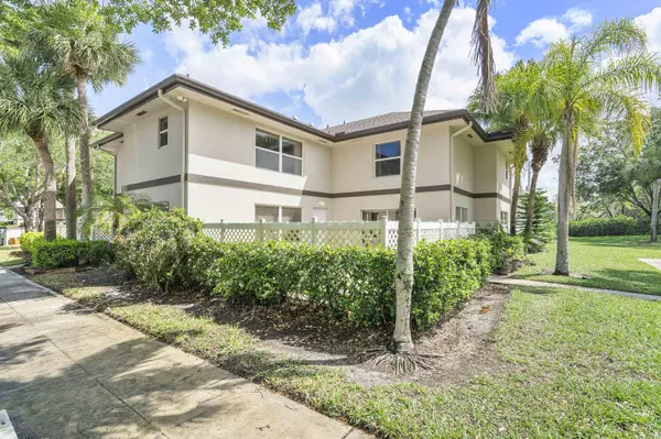 Royal Palm Beach, FL 33411,3 Amherst CT C