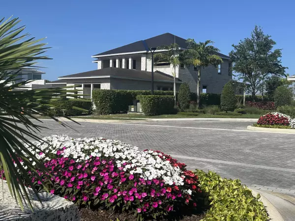 9377 Coral Isles CIR {Lot 89}, Palm Beach Gardens, FL 33412