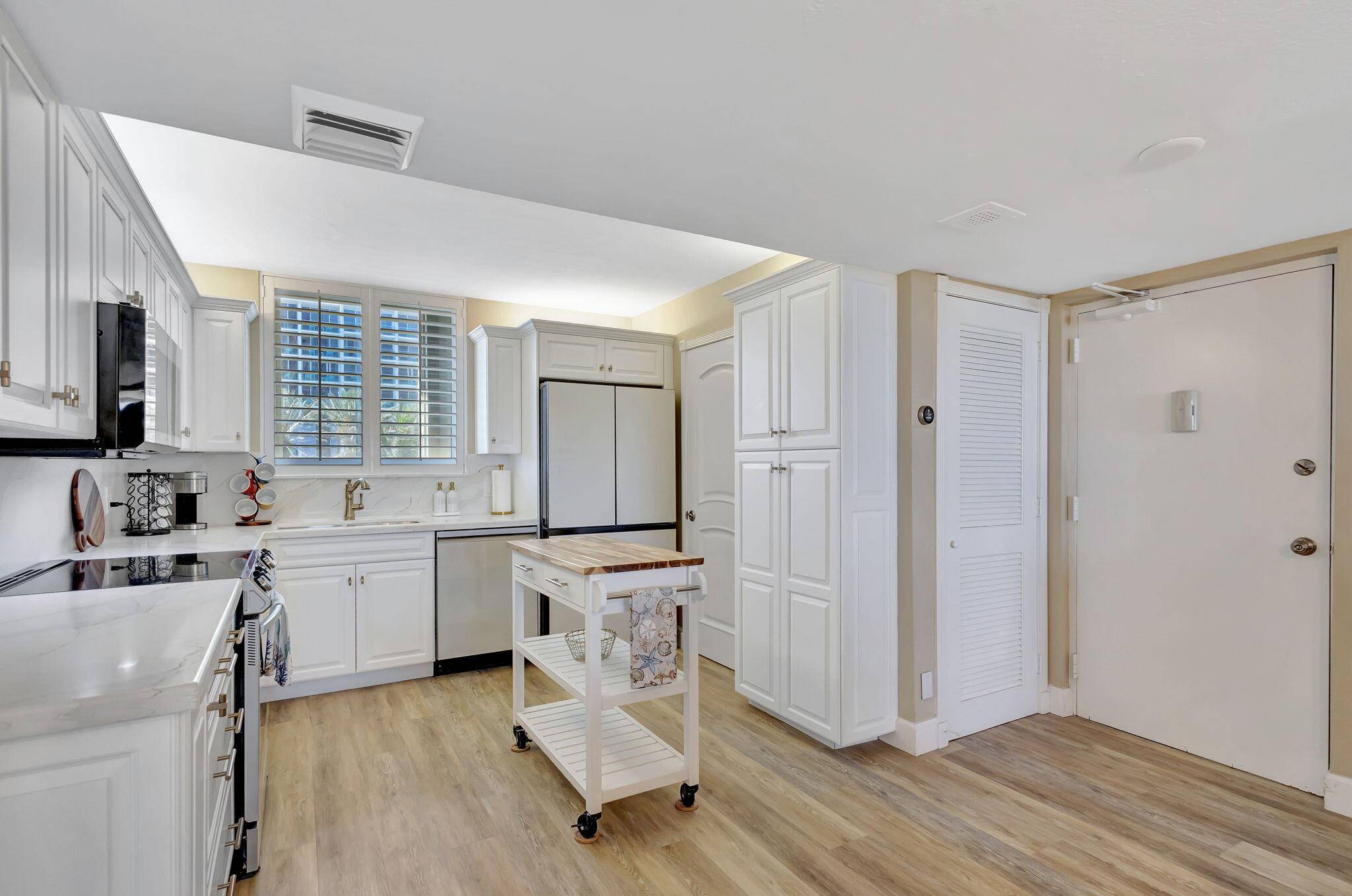 Jupiter, FL 33477,100 Ocean Trail WAY 301