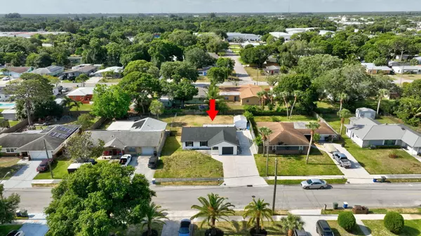 Fort Pierce, FL 34982,717 Holly AVE