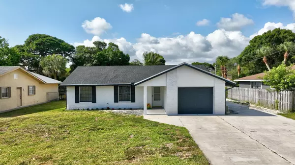717 Holly AVE, Fort Pierce, FL 34982