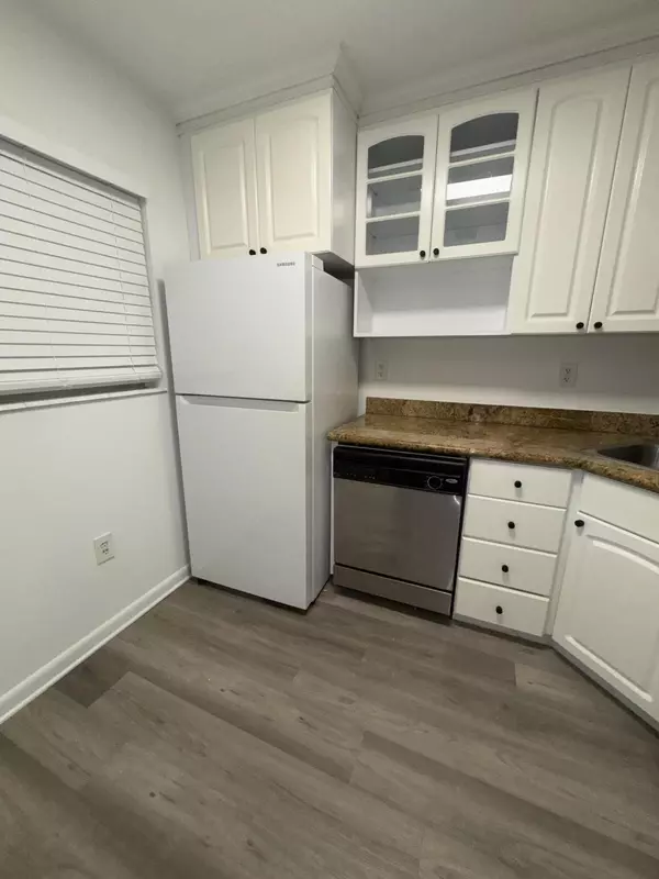 Lake Worth Beach, FL 33460,211 Lake AVE 4