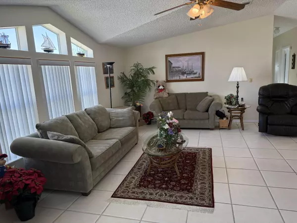 Stuart, FL 34997,4300 SE St. Lucie BLVD 215