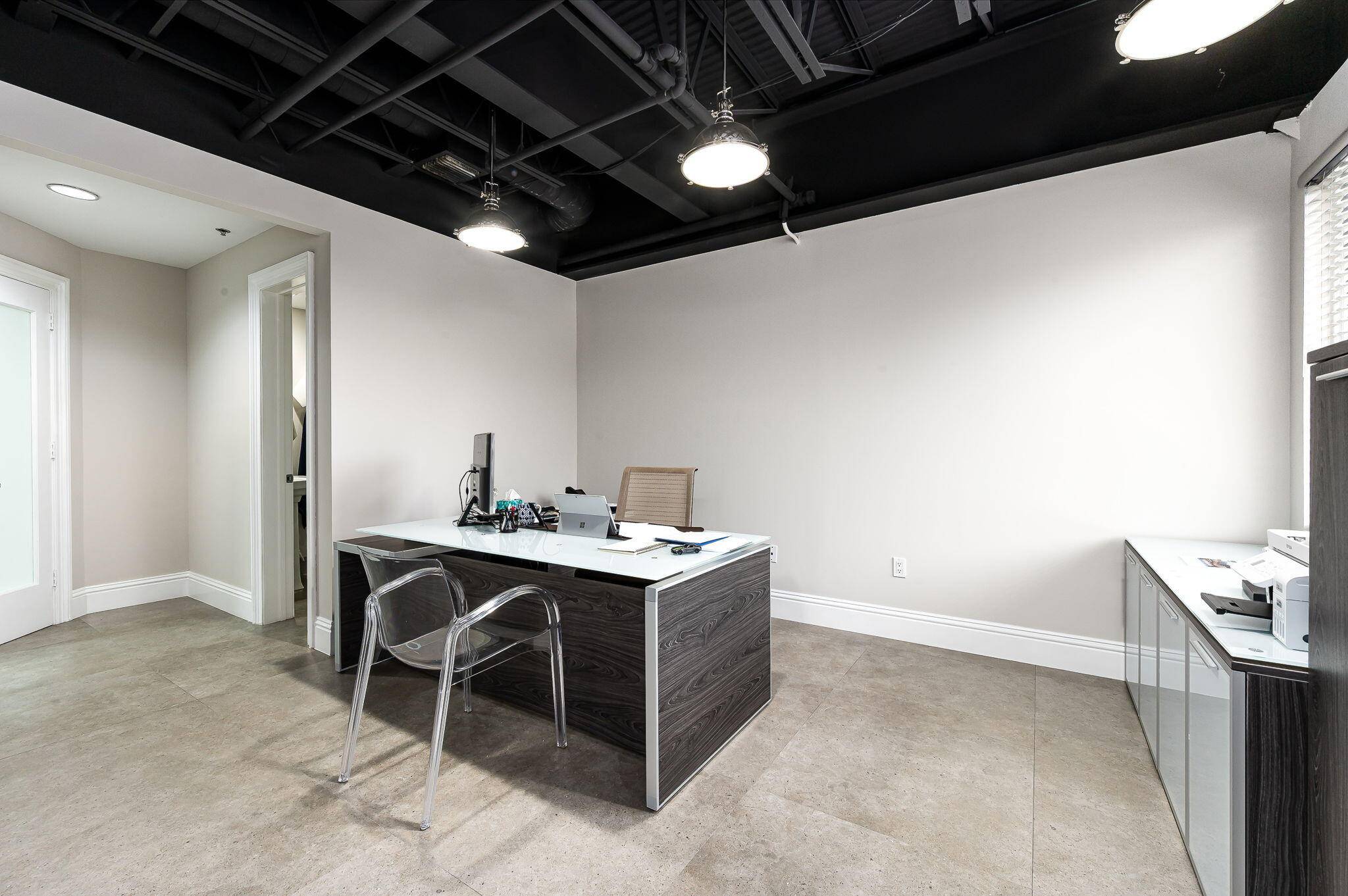 Boca Raton, FL 33487,1200 S Rogers CIR 11