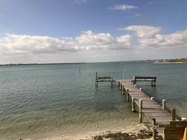 1145 Bayshore DR 204, Fort Pierce, FL 34949