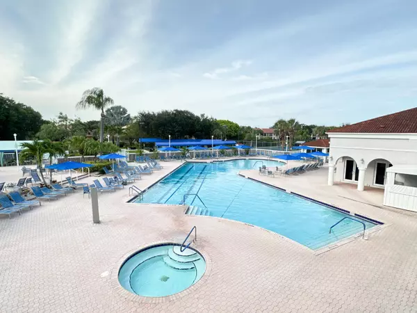 Boynton Beach, FL 33437,5135 Floria DR G