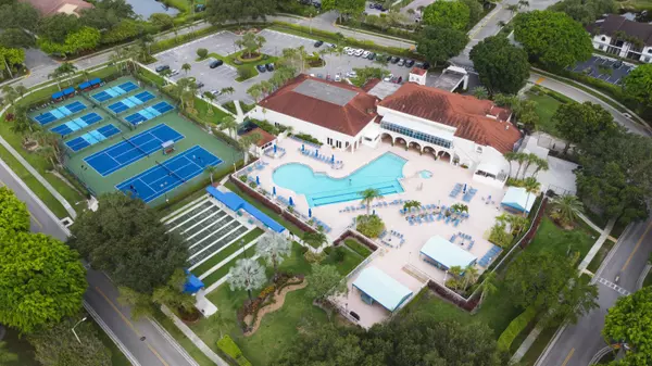 Boynton Beach, FL 33437,5135 Floria DR G