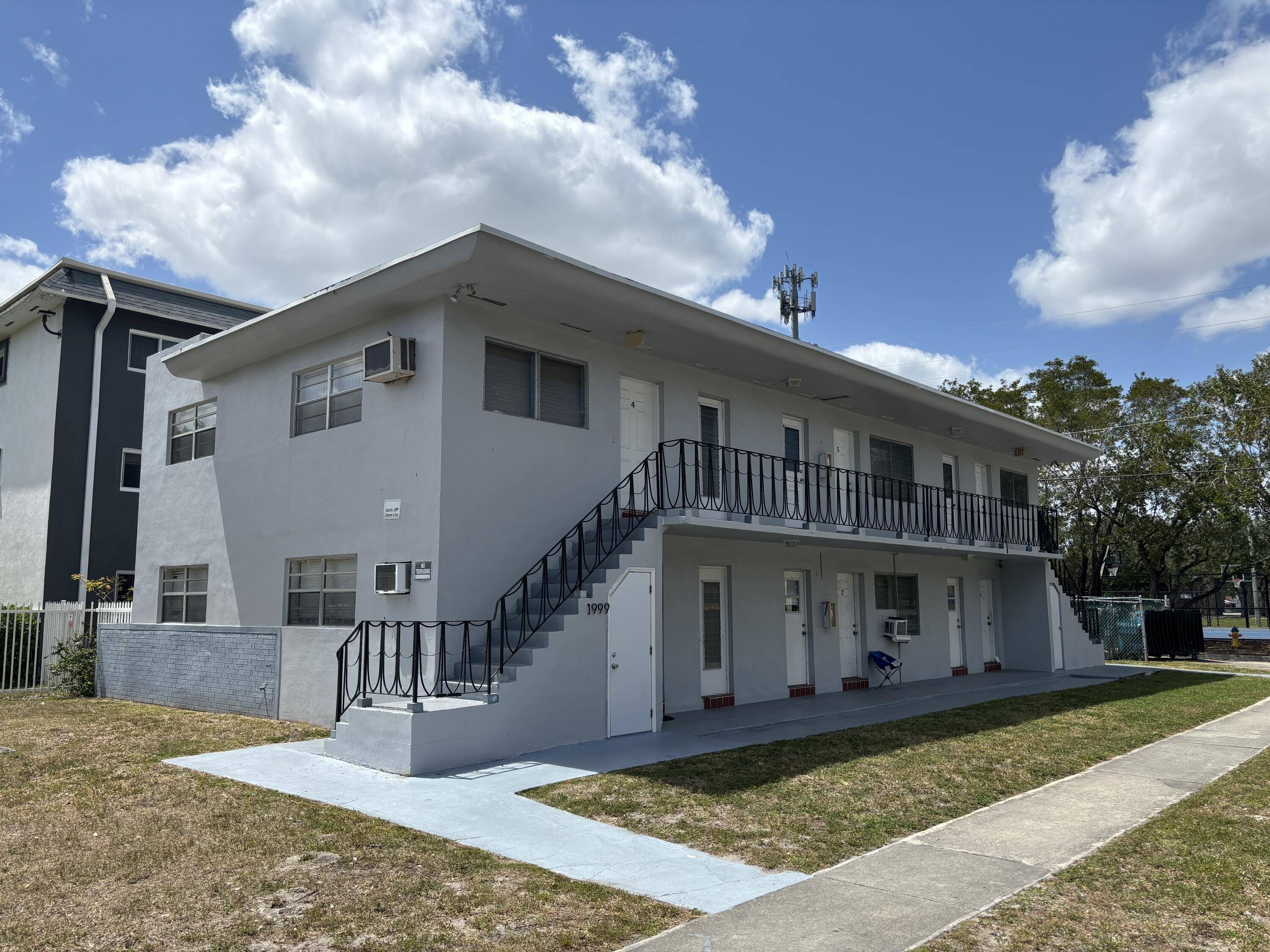 1999 NE 168th ST 1, North Miami Beach, FL 33162