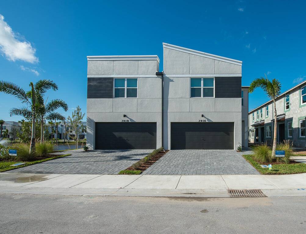 Stuart, FL 34997,3918 SE Mentmore LN