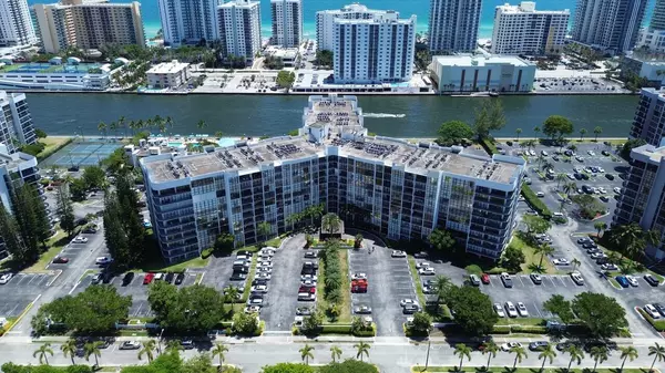 Hallandale Beach, FL 33009,800 Parkview DR 823