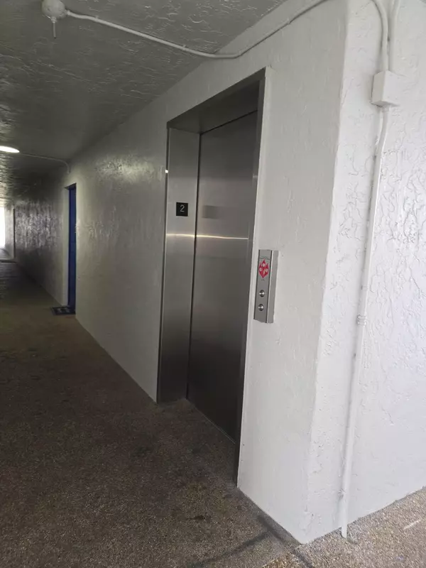 Sunrise, FL 33351,3710 N Pine Island RD 222