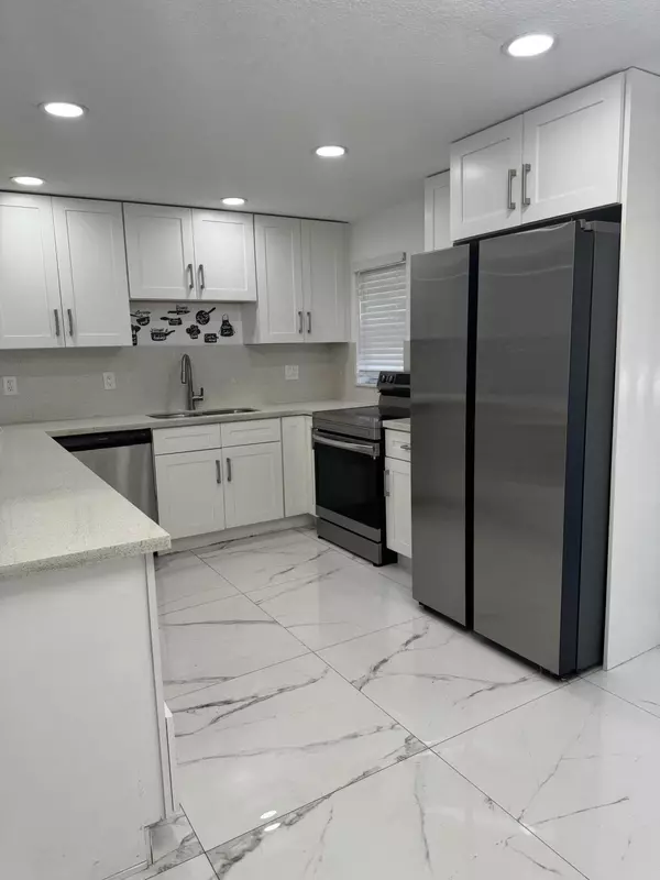 Lauderhill, FL 33313,5217 NW Nw 18 Street ST 2d