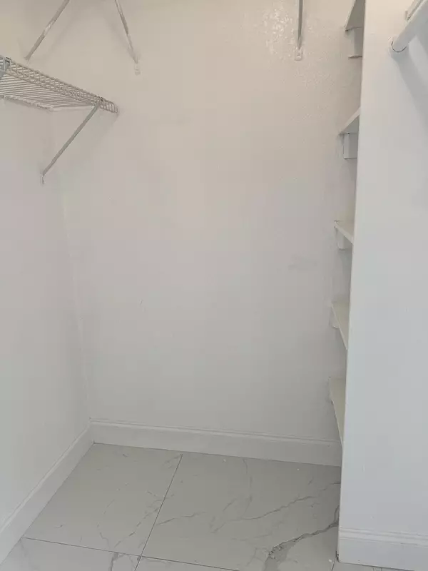 Lauderhill, FL 33313,4160 Nw 21st Street 246-A