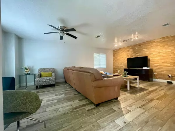 Orlando, FL 32835,1044 Nin ST