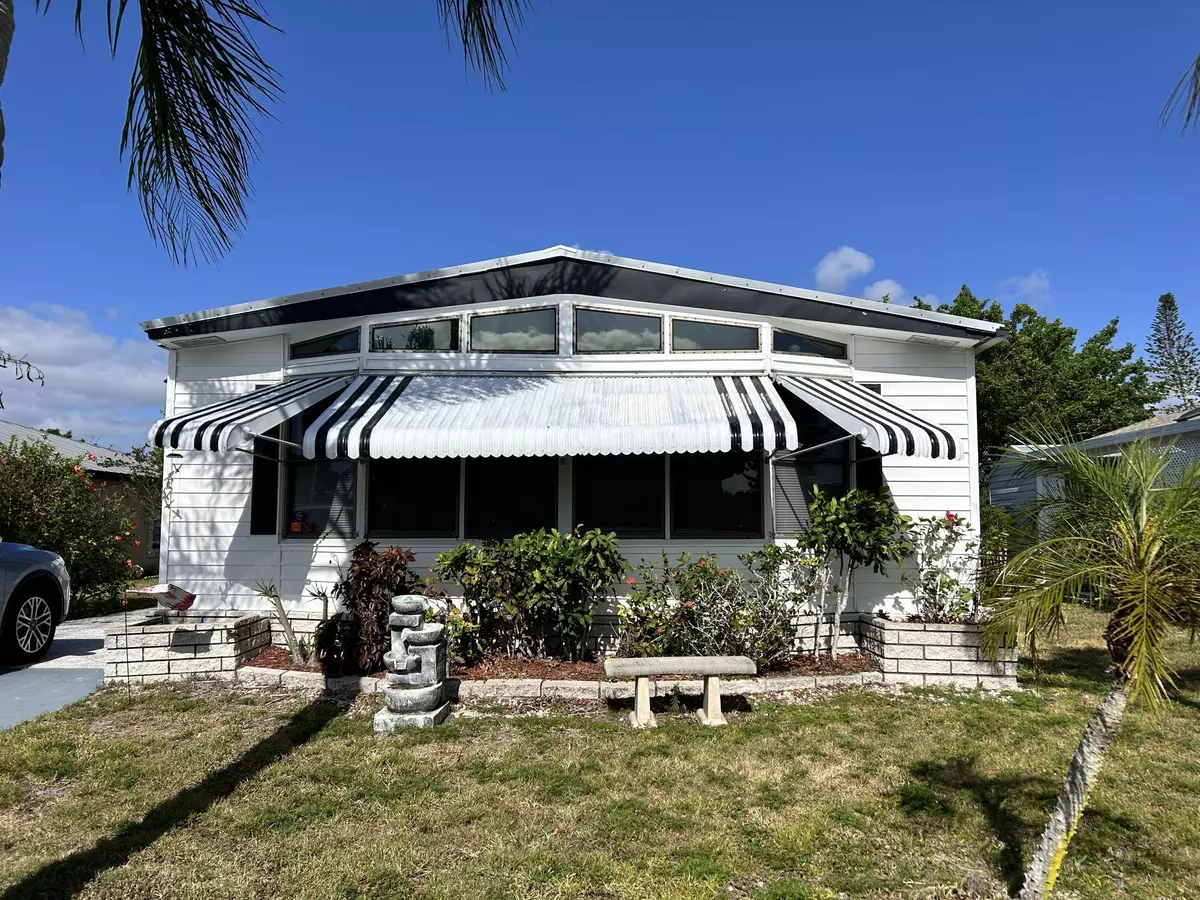 Fort Pierce, FL 34951,4 San Roberto