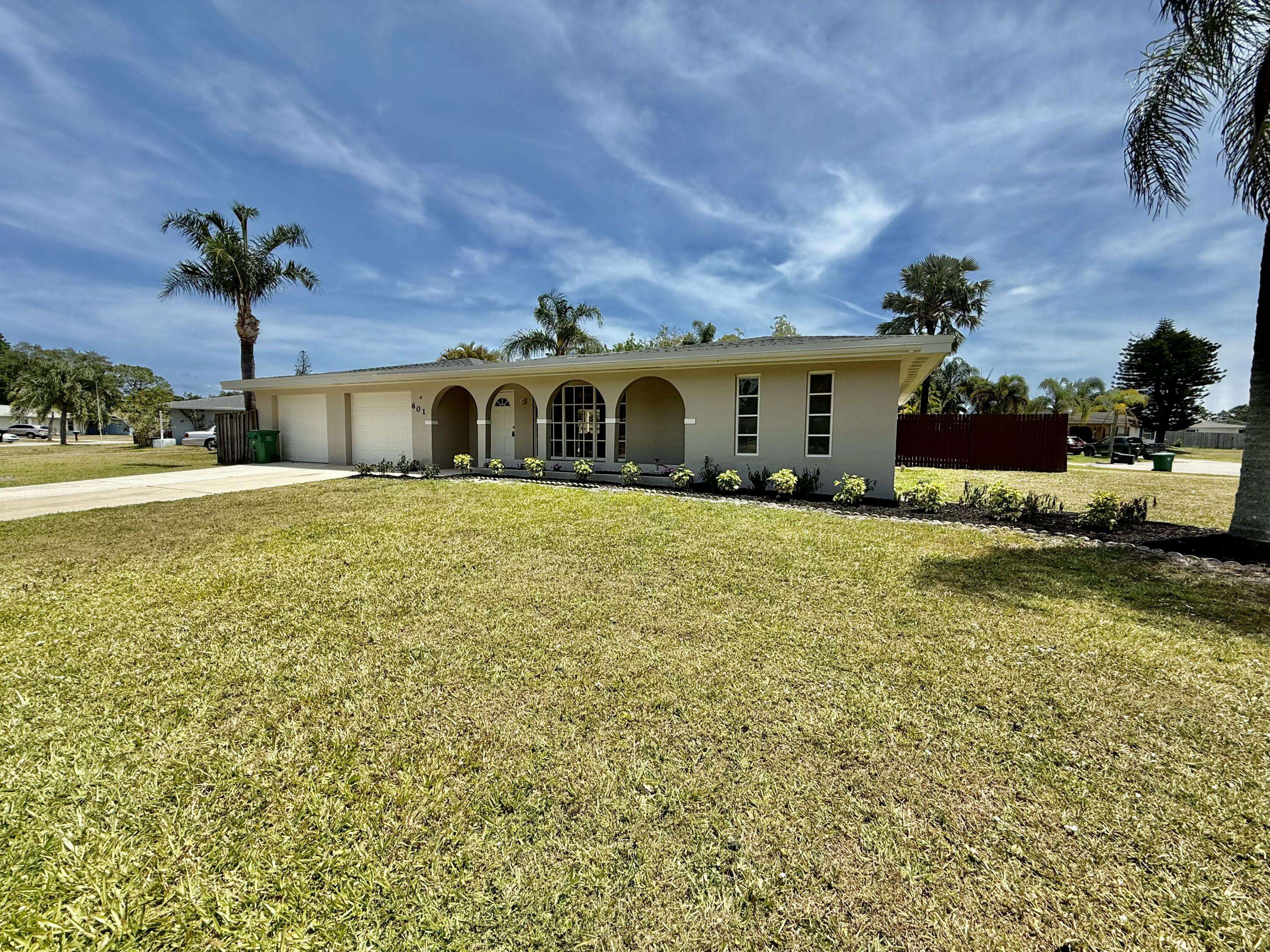 Port Saint Lucie, FL 34983,601 SW Ivanhoe DR