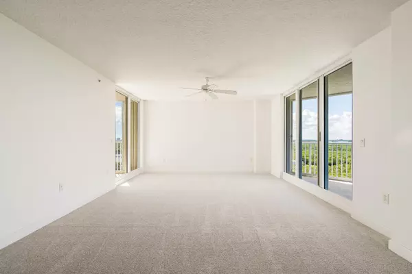 Hutchinson Island, FL 34949,5049 N Highway A1a 901