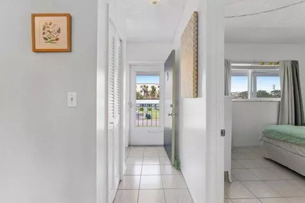 1118 Lake TER H209, Boynton Beach, FL 33426