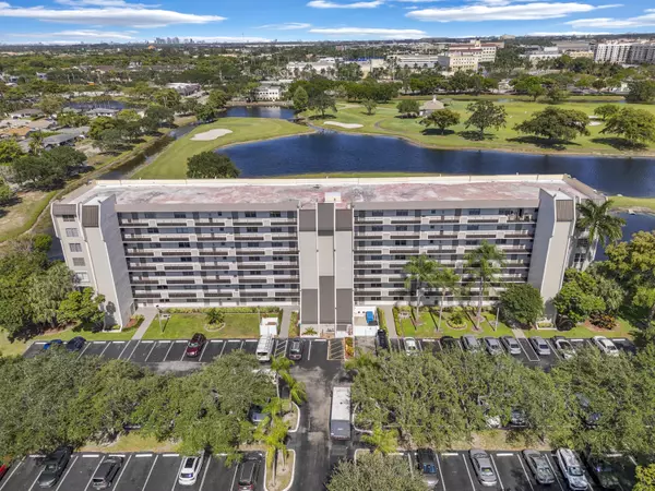 3100 W Rolling Hills CIR 705, Davie, FL 33328