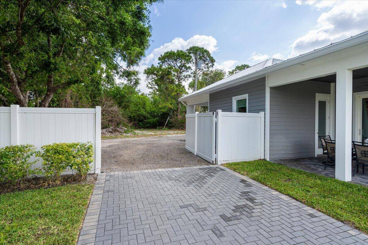 Port Saint Lucie, FL 34953,630 SW Bradshaw CIR