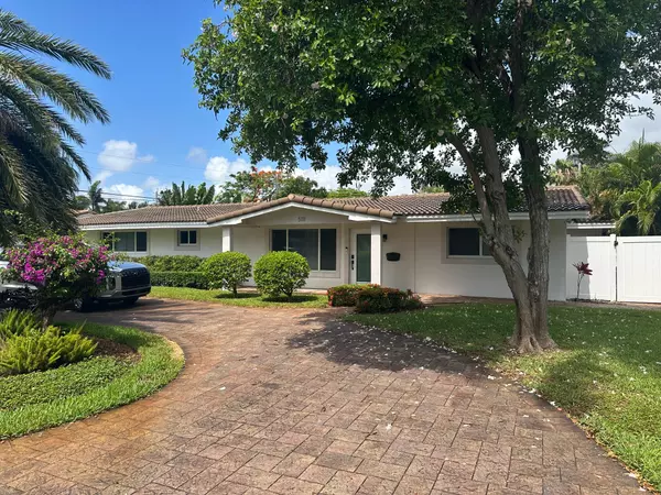 5111 NE NE 27th TER, Lighthouse Point, FL 33064