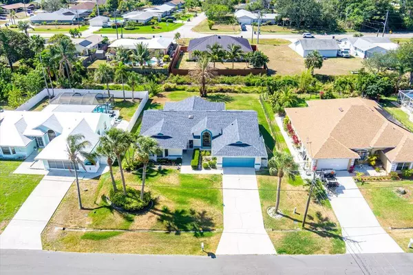 Port Saint Lucie, FL 34953,522 SE Majestic TER