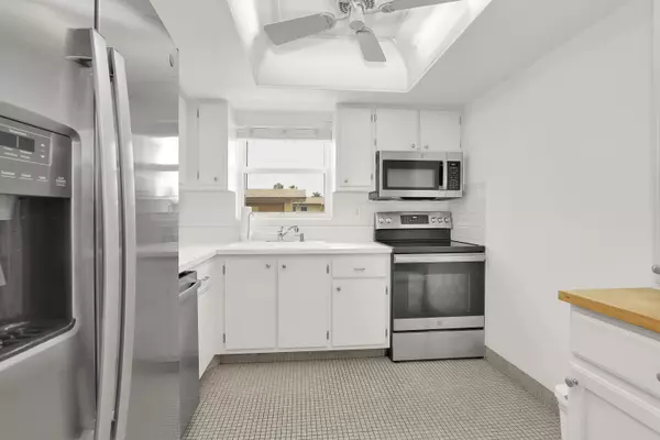 West Palm Beach, FL 33415,2852 W W Crosley DR D
