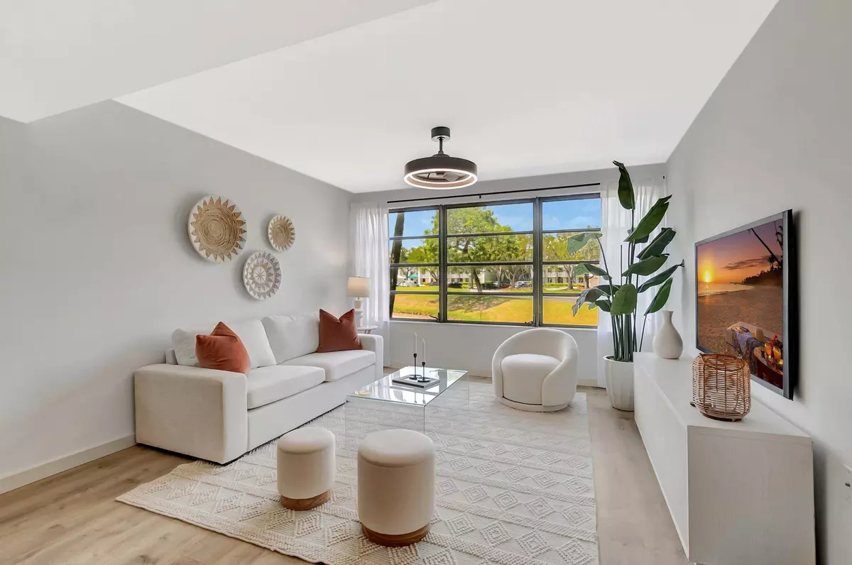 Boca Raton, FL 33433,6049 Balboa CIR 106