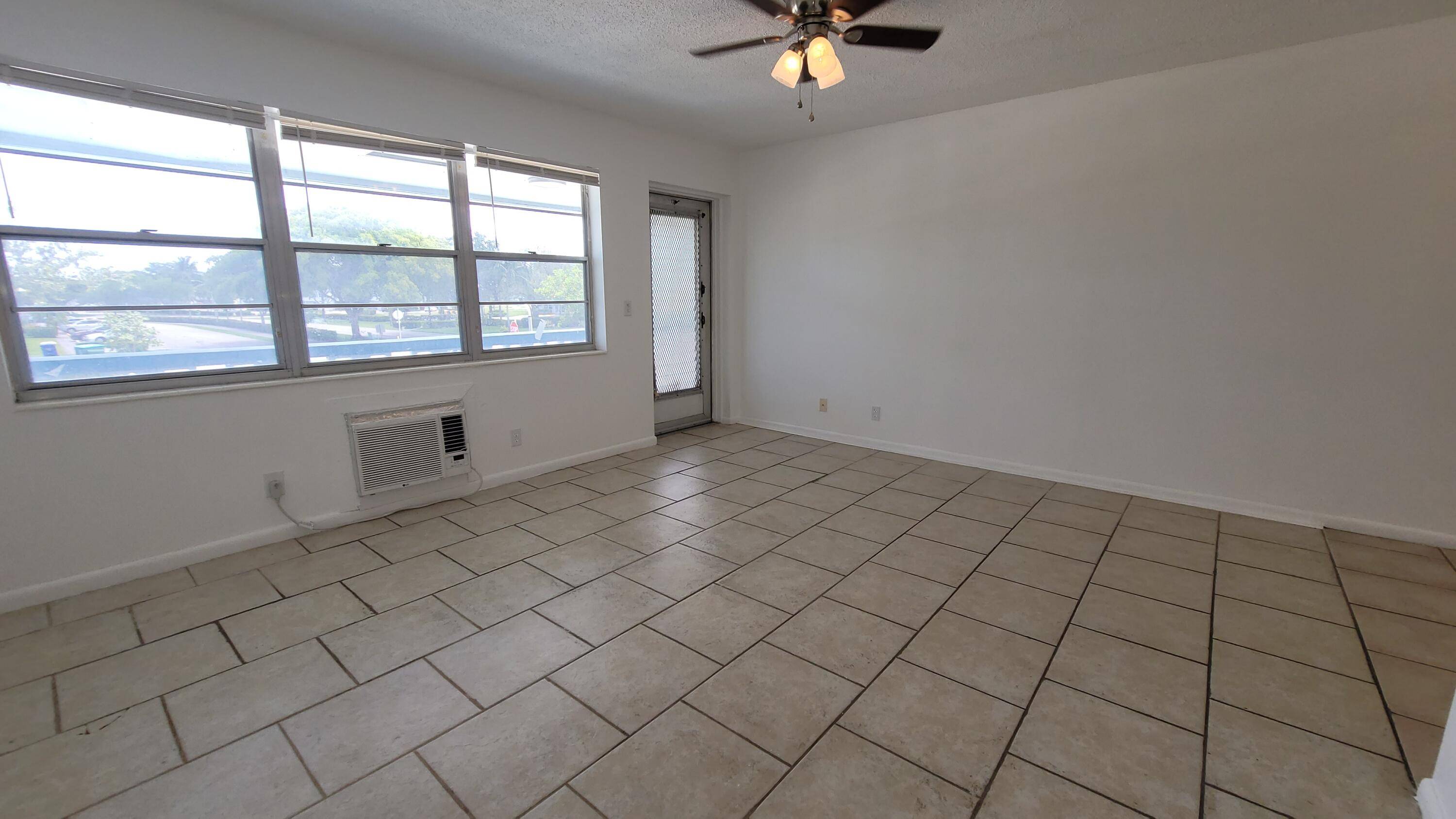 West Palm Beach, FL 33417,368 Camden P