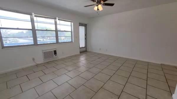 West Palm Beach, FL 33417,368 Camden P