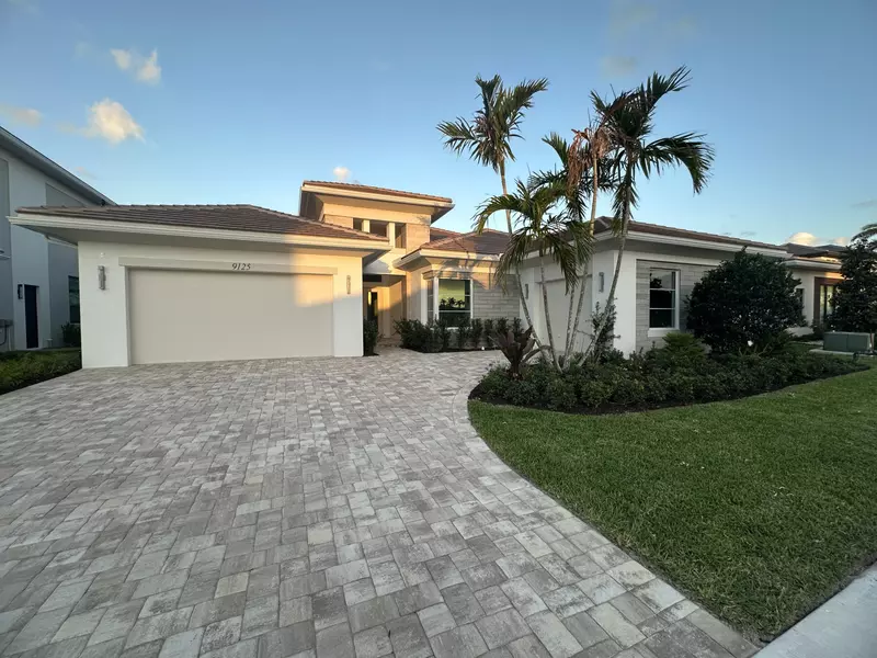 9125 Coral Isles CIR {Lot 82}, Palm Beach Gardens, FL 33412